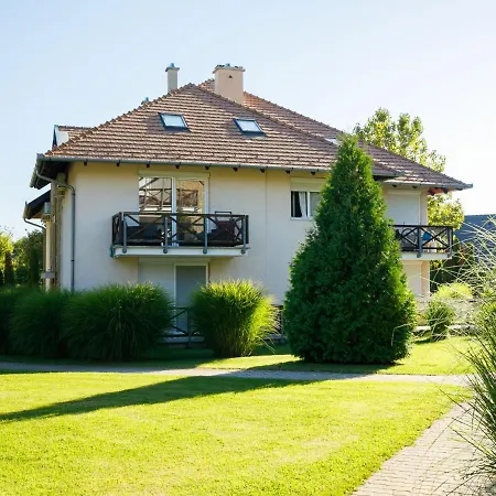 Apartment Karen By Interhome Balatonoszod